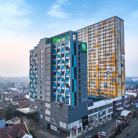 Ibis Styles Bekasi Jatibening Hotel Exterior photo